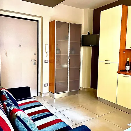 Rosso Διαμέρισμα *