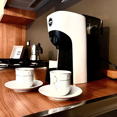 アパート Rosso アルバ